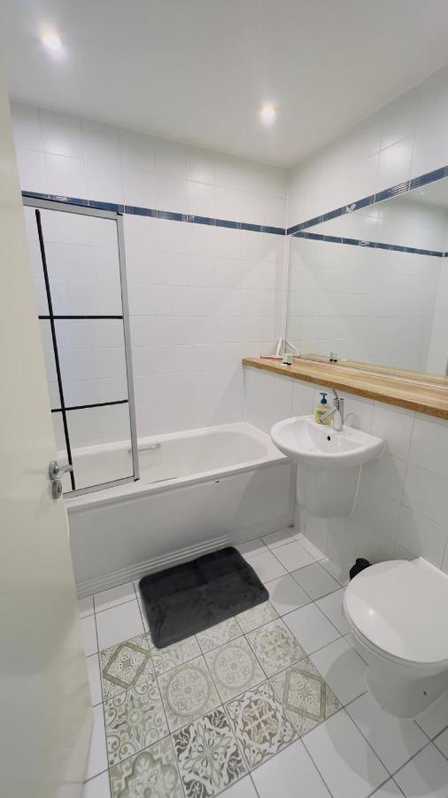 Charming 1-Bedroom Apartment In Woolwich London Exteriör bild